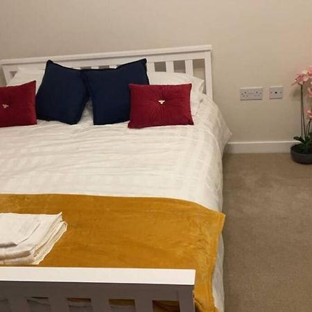 Luxurious & Cosy Apartment In Surrey Weybridge Eksteriør bilde