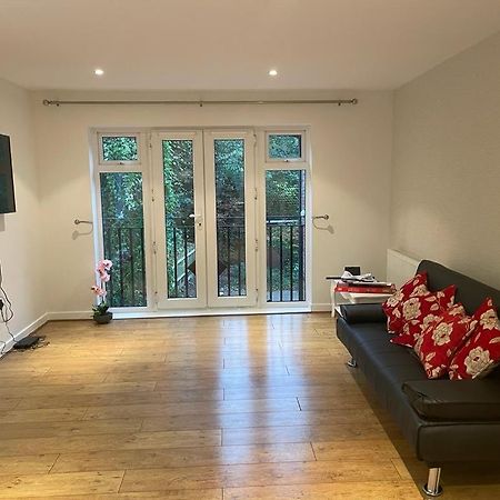 Luxurious & Cosy Apartment In Surrey Weybridge Eksteriør bilde