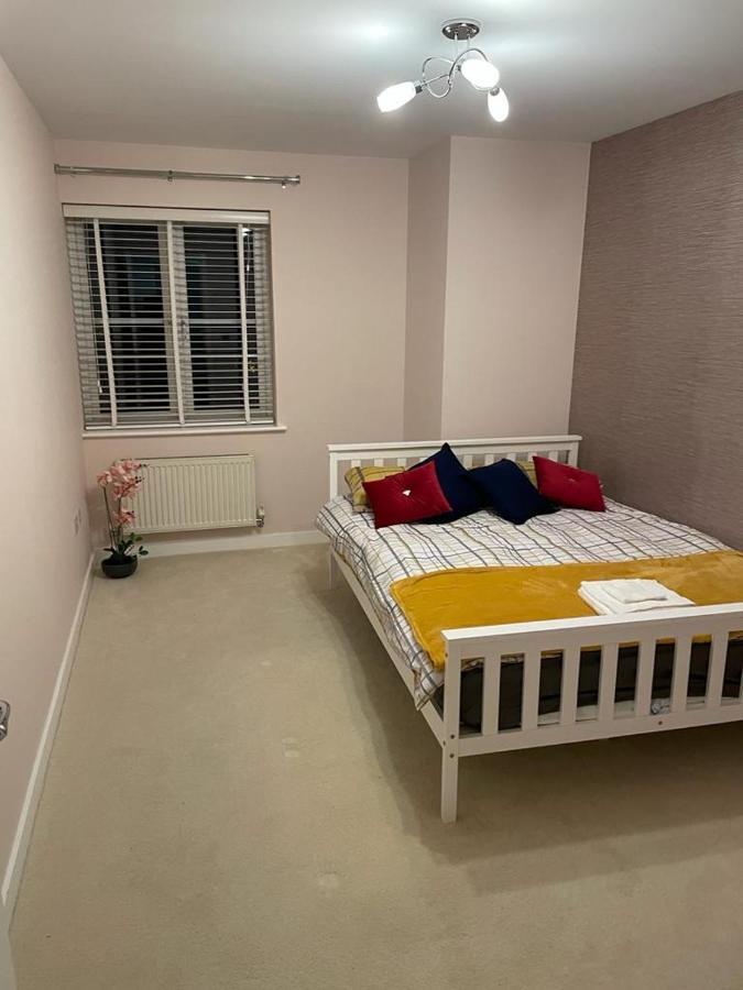 Luxurious & Cosy Apartment In Surrey Weybridge Eksteriør bilde